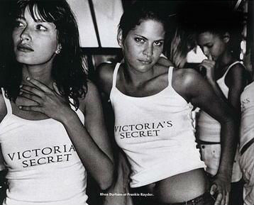 2000-05-17_Victoria_s_Secret_Fashion_Show_Rehersal_-_Cannes2C_France_5A.jpg