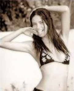 Behind_The_Scenes_Of_Victoria_s_Secret_Swimsuit_Catalog_2003_1.jpeg