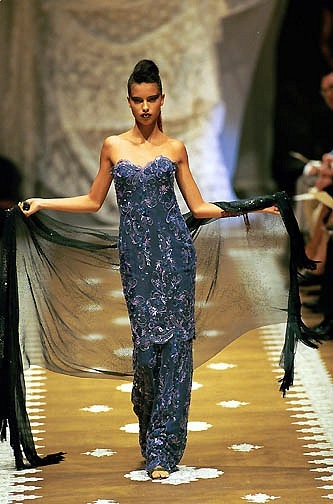 Emanuel_Ungaro_Fall_Winter_1999_Haute_Couture1.jpg