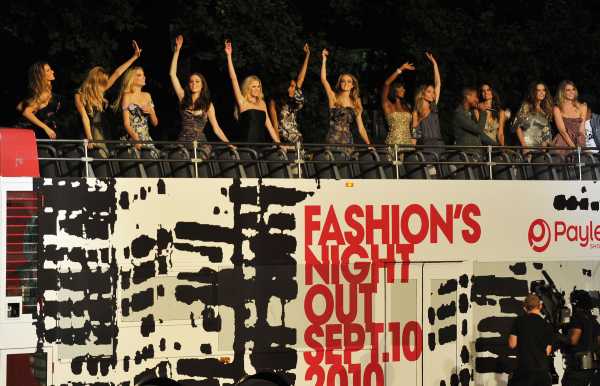 Fashion_Nigth_Out_Fashion_Show_2010_23.jpg