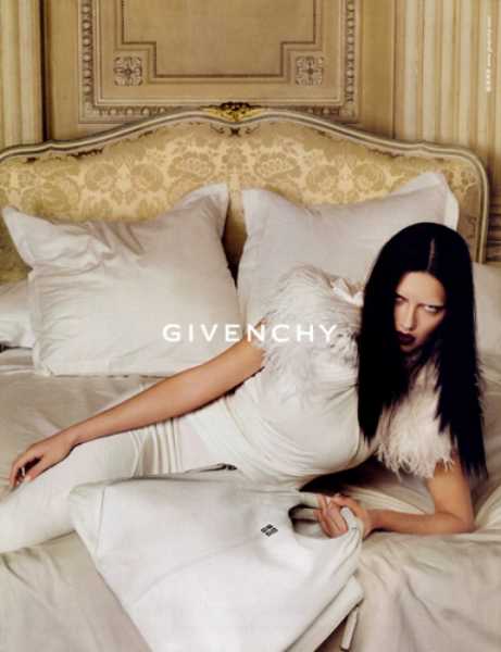 Givenchy_Fall___Winter_2009_2A.jpg