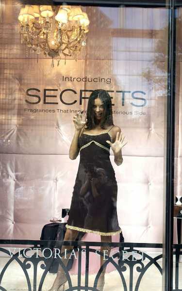 Secrets_Perfume_Launch_16.jpg
