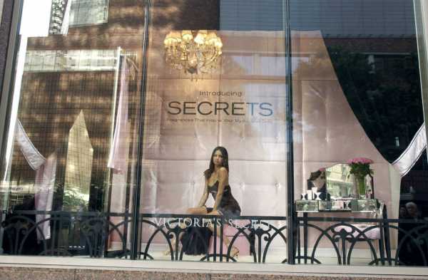 Secrets_Perfume_Launch_2.jpg